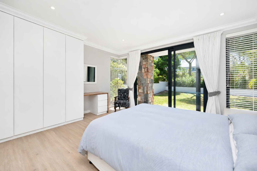 4 Bedroom Property for Sale in Fernkloof Estate Western Cape